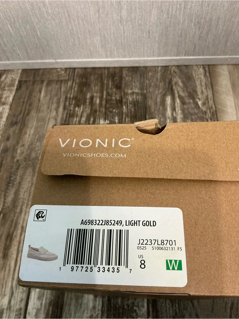 Vionic Women's Shimmery Beige Penny Loafer Size 8W